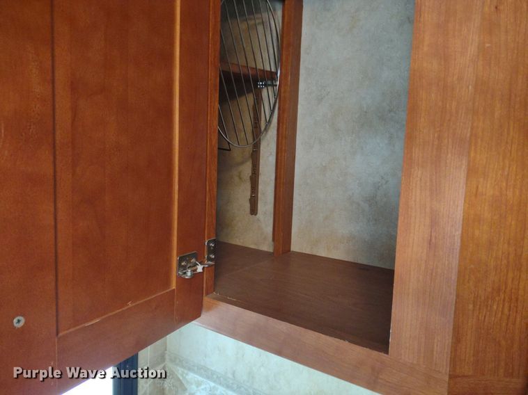 image for item DQ1703 2006 Freightliner Astoria  RV