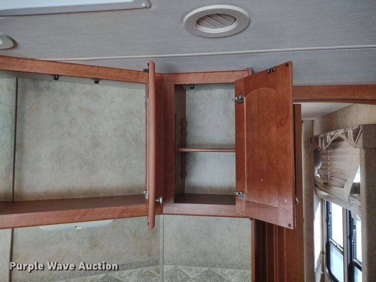 image for item DQ1703 2006 Freightliner Astoria  RV