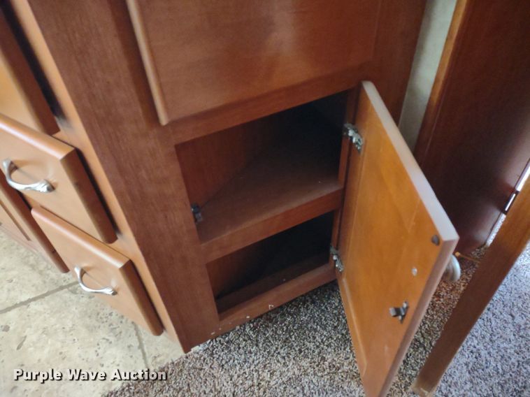 image for item DQ1703 2006 Freightliner Astoria  RV