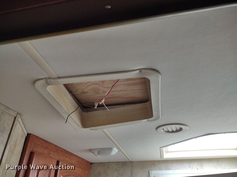 image for item DQ1703 2006 Freightliner Astoria  RV