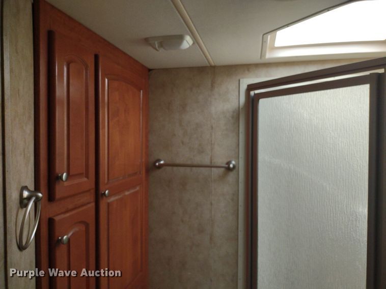 image for item DQ1703 2006 Freightliner Astoria  RV