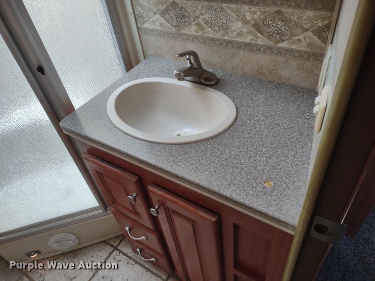 image for item DQ1703 2006 Freightliner Astoria  RV