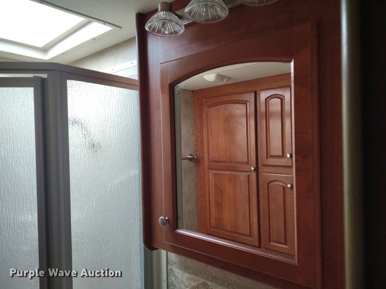 image for item DQ1703 2006 Freightliner Astoria  RV