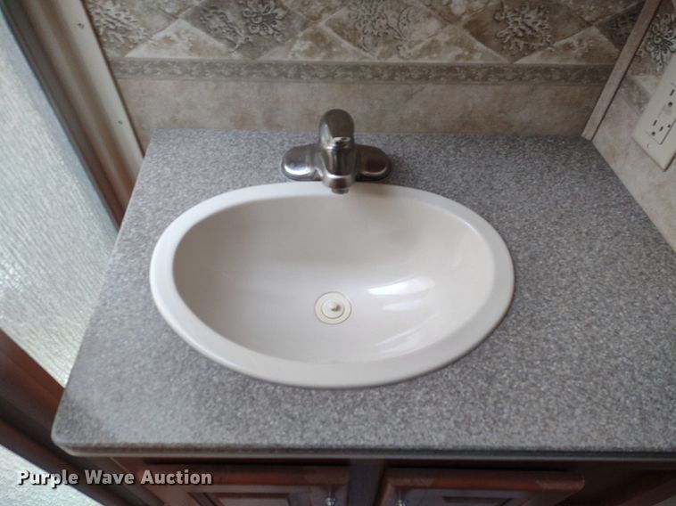 image for item DQ1703 2006 Freightliner Astoria  RV