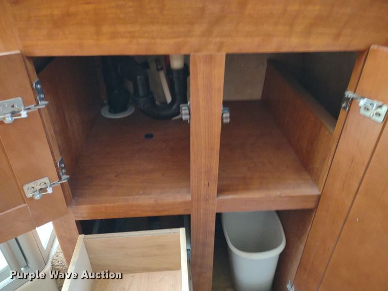 image for item DQ1703 2006 Freightliner Astoria  RV