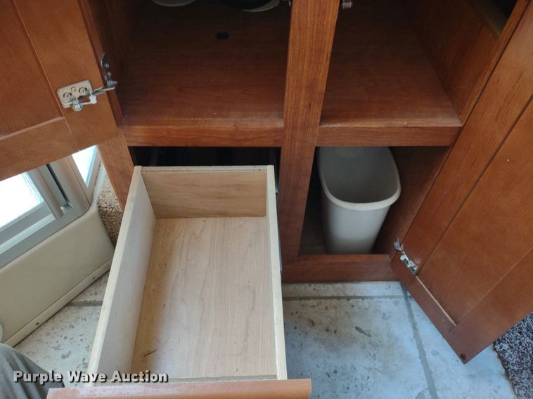 image for item DQ1703 2006 Freightliner Astoria  RV