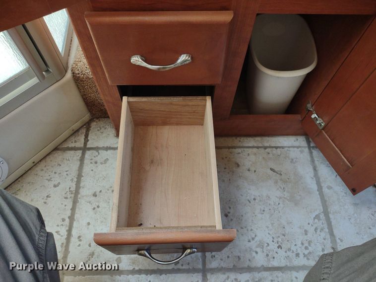 image for item DQ1703 2006 Freightliner Astoria  RV