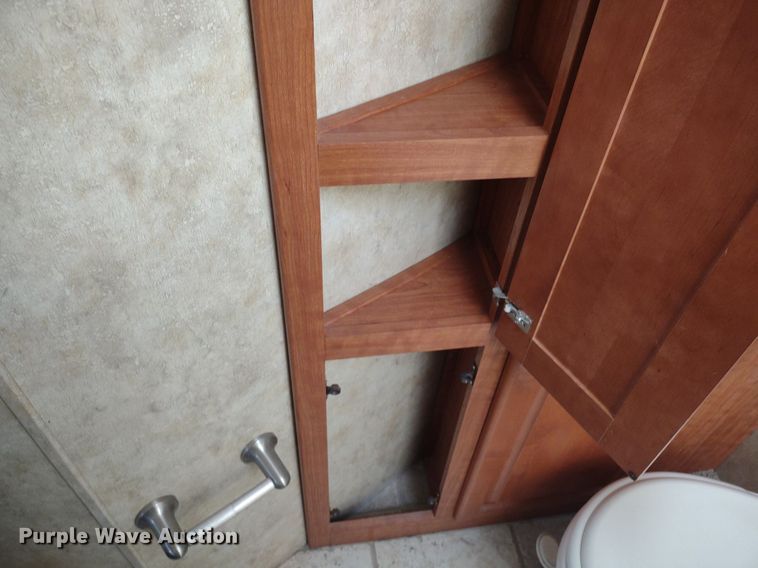 image for item DQ1703 2006 Freightliner Astoria  RV