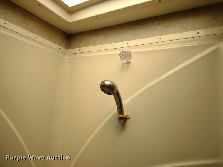 image for item DQ1703 2006 Freightliner Astoria  RV