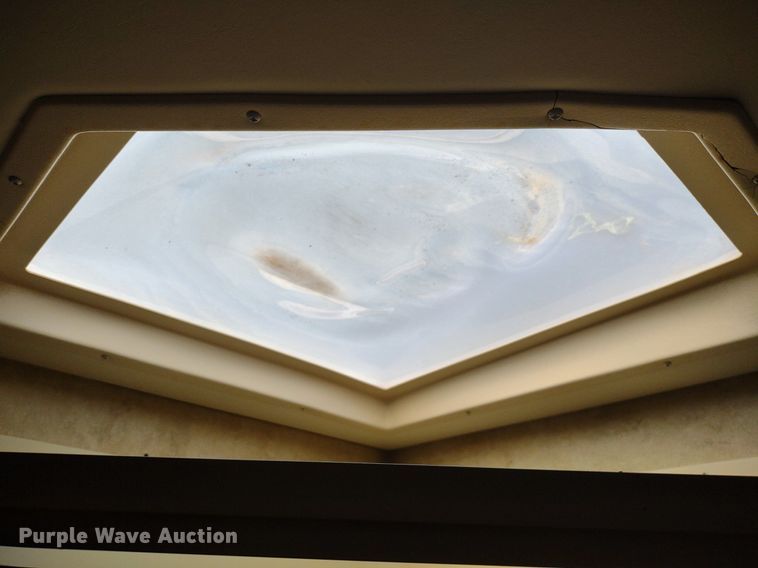 image for item DQ1703 2006 Freightliner Astoria  RV