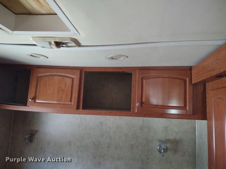 image for item DQ1703 2006 Freightliner Astoria  RV