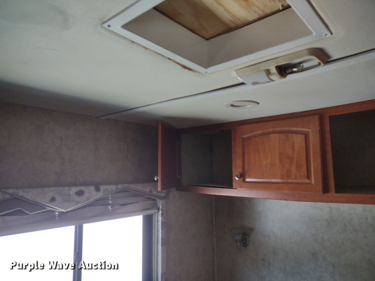 image for item DQ1703 2006 Freightliner Astoria  RV