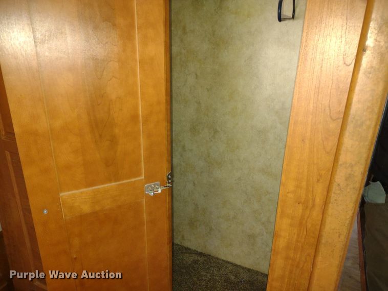 image for item DQ1703 2006 Freightliner Astoria  RV