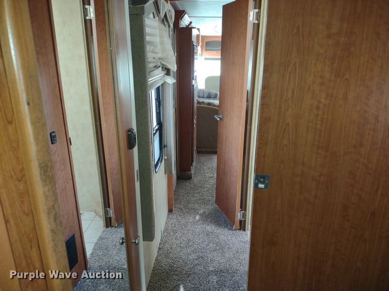 image for item DQ1703 2006 Freightliner Astoria  RV