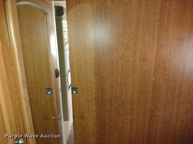 image for item DQ1703 2006 Freightliner Astoria  RV