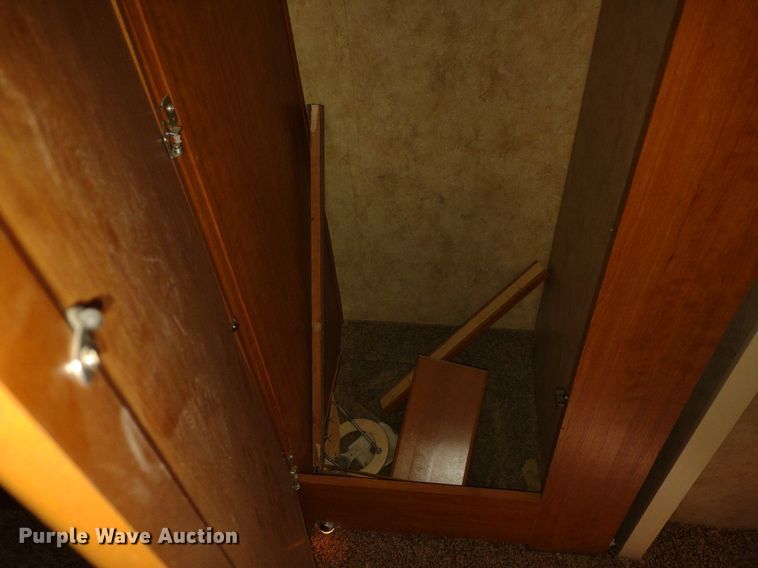 image for item DQ1703 2006 Freightliner Astoria  RV