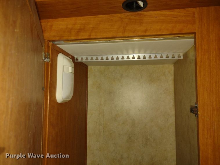 image for item DQ1703 2006 Freightliner Astoria  RV