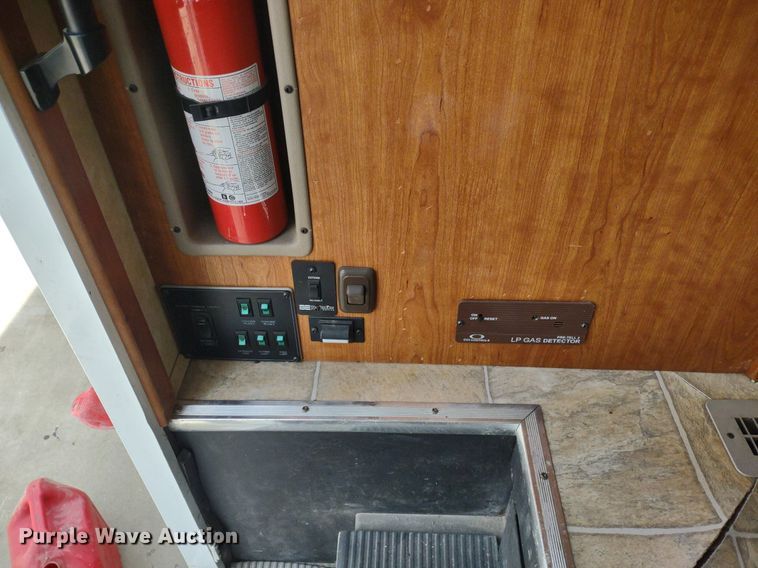 image for item DQ1705 2007 Forest River Georgetown  RV