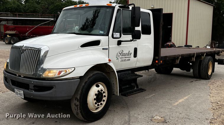 image for item DQ2030 2009 International 4300  Ext. Cab flatbed truck