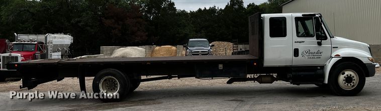 image for item DQ2030 2009 International 4300  Ext. Cab flatbed truck