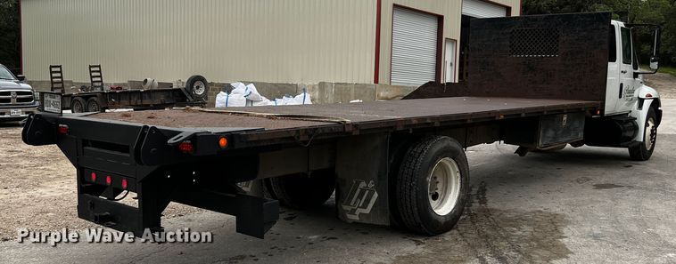 image for item DQ2030 2009 International 4300  Ext. Cab flatbed truck