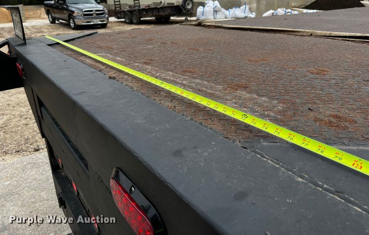 image for item DQ2030 2009 International 4300  Ext. Cab flatbed truck