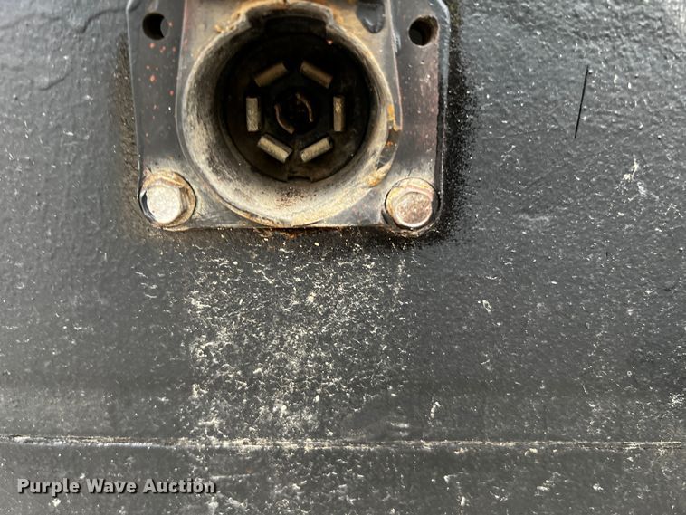 image for item DQ2030 2009 International 4300  Ext. Cab flatbed truck