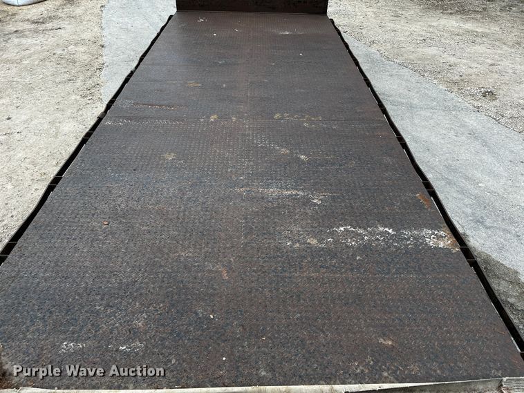 image for item DQ2030 2009 International 4300  Ext. Cab flatbed truck