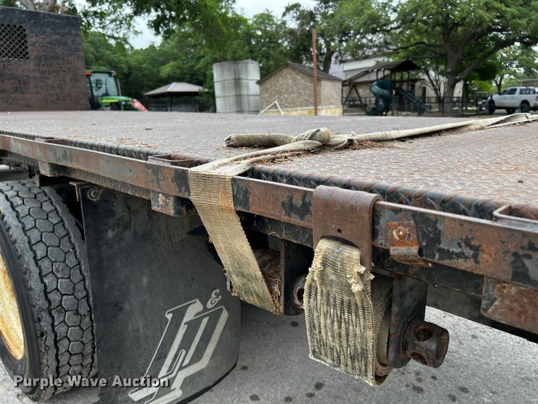 image for item DQ2030 2009 International 4300  Ext. Cab flatbed truck