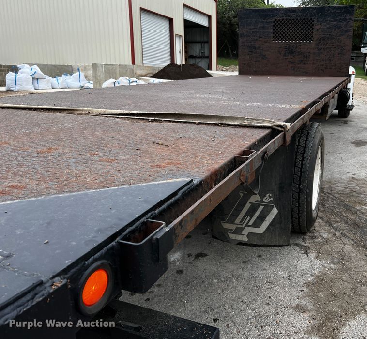 image for item DQ2030 2009 International 4300  Ext. Cab flatbed truck