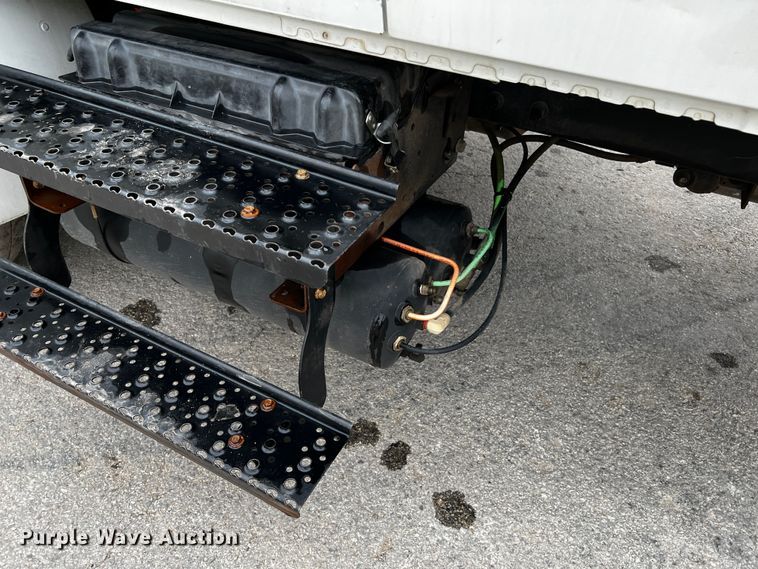 image for item DQ2030 2009 International 4300  Ext. Cab flatbed truck