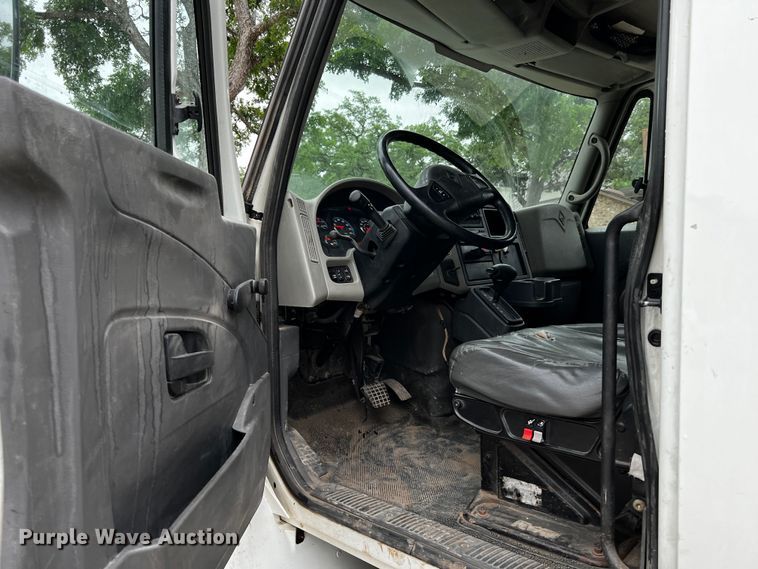 image for item DQ2030 2009 International 4300  Ext. Cab flatbed truck