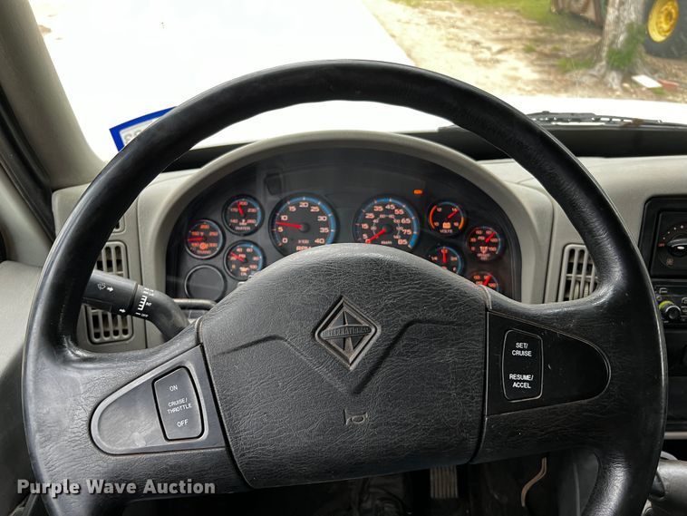 image for item DQ2030 2009 International 4300  Ext. Cab flatbed truck