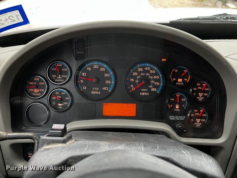 image for item DQ2030 2009 International 4300  Ext. Cab flatbed truck