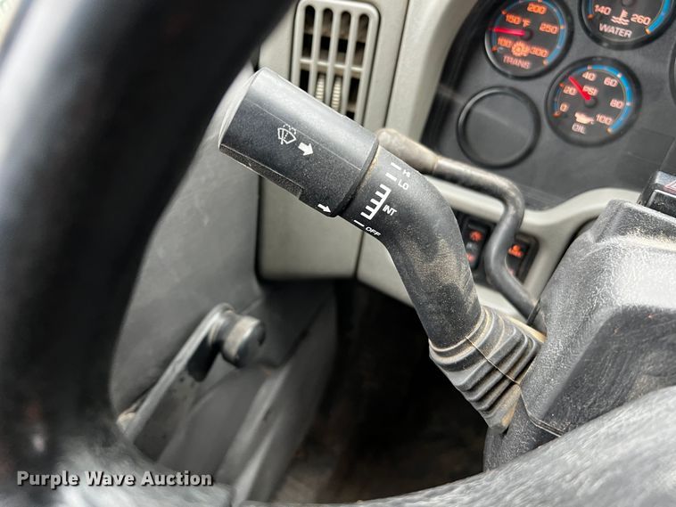 image for item DQ2030 2009 International 4300  Ext. Cab flatbed truck