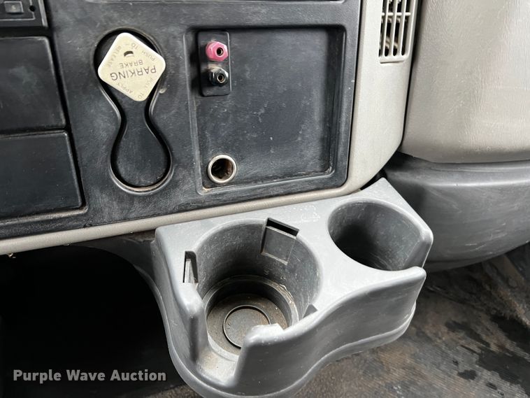 image for item DQ2030 2009 International 4300  Ext. Cab flatbed truck