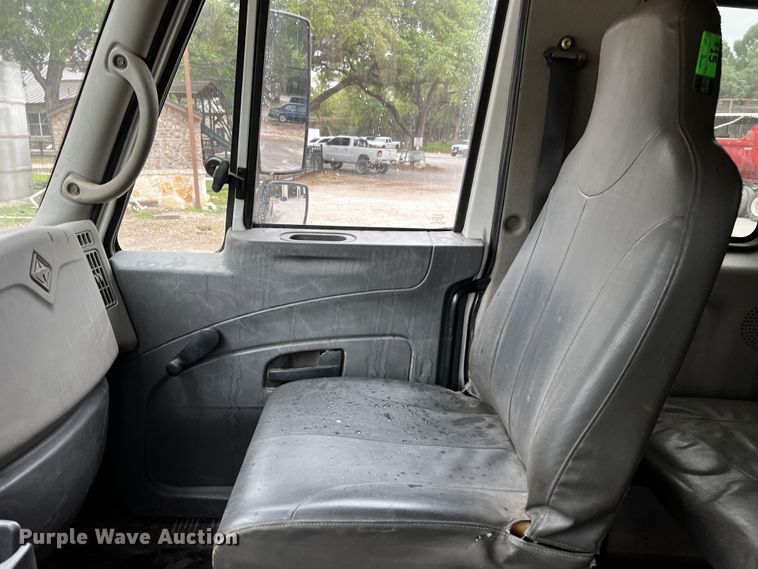 image for item DQ2030 2009 International 4300  Ext. Cab flatbed truck