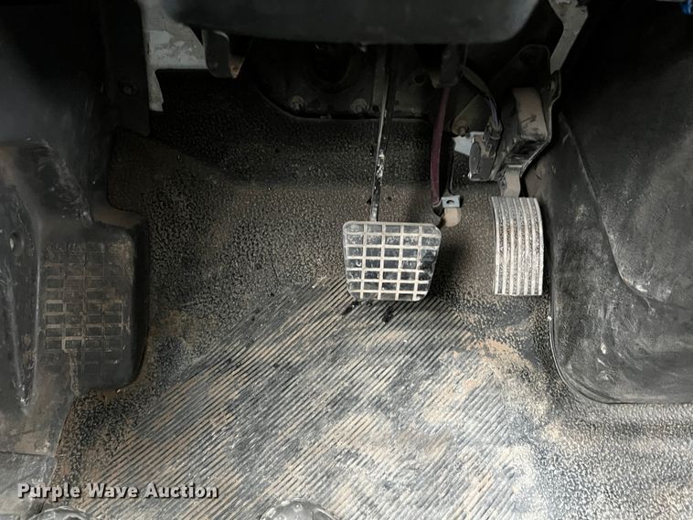 image for item DQ2030 2009 International 4300  Ext. Cab flatbed truck