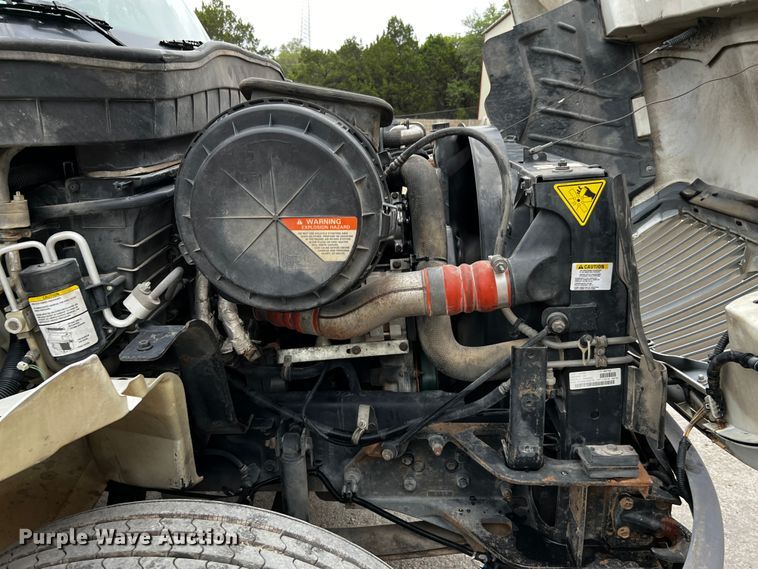 image for item DQ2030 2009 International 4300  Ext. Cab flatbed truck