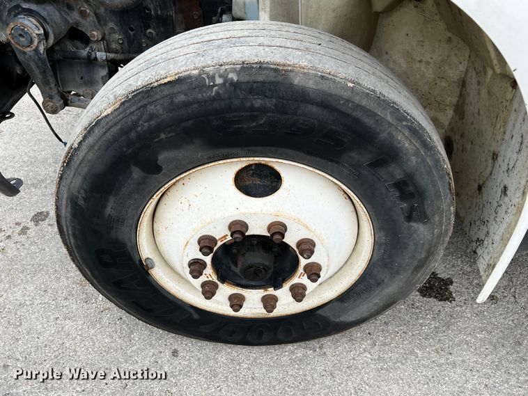 image for item DQ2030 2009 International 4300  Ext. Cab flatbed truck