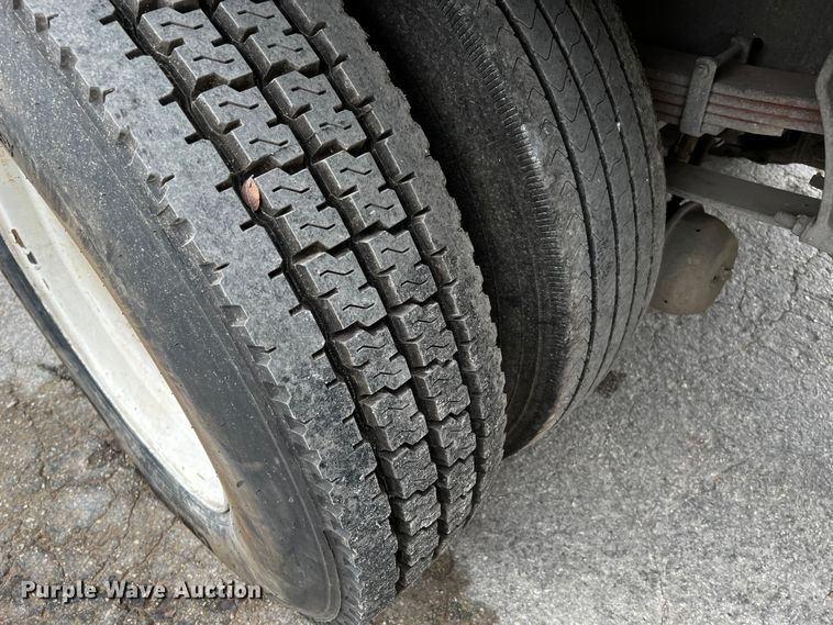 image for item DQ2030 2009 International 4300  Ext. Cab flatbed truck