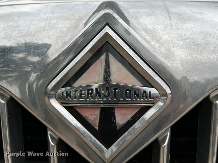 image for item DQ2030 2009 International 4300  Ext. Cab flatbed truck