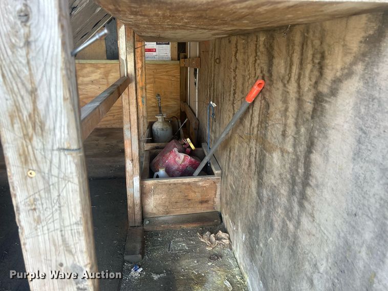 image for item DR4599 2009 H&H TC14  enclosed cargo trailer