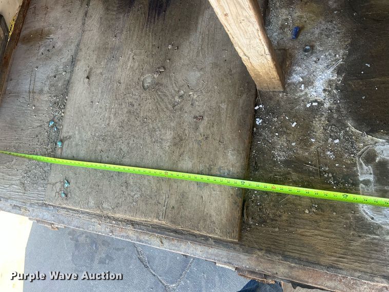 image for item DR4599 2009 H&H TC14  enclosed cargo trailer