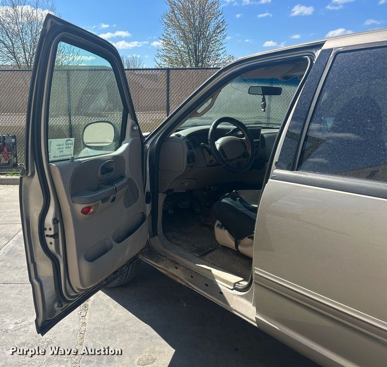 image for item DR4600 2001 Ford F150  SuperCrew pickup truck