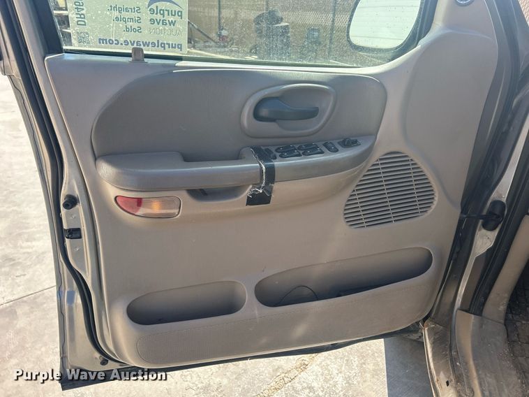 image for item DR4600 2001 Ford F150  SuperCrew pickup truck