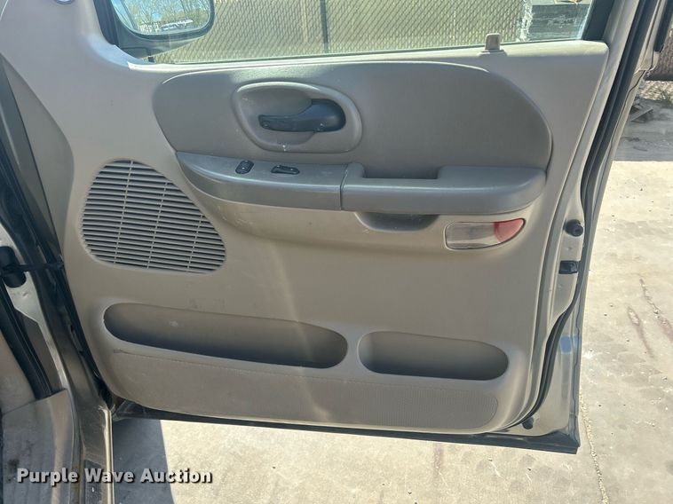 image for item DR4600 2001 Ford F150  SuperCrew pickup truck