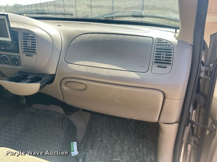 image for item DR4600 2001 Ford F150  SuperCrew pickup truck