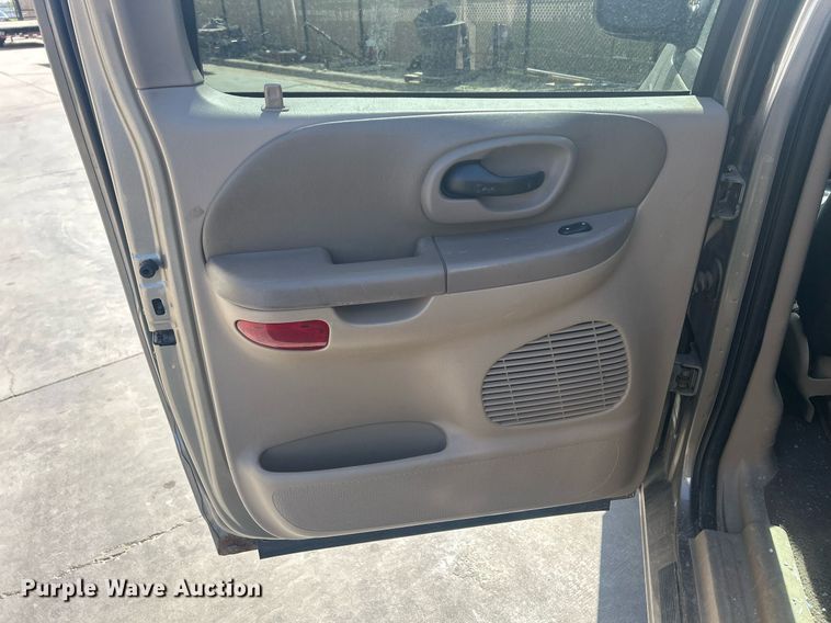 image for item DR4600 2001 Ford F150  SuperCrew pickup truck