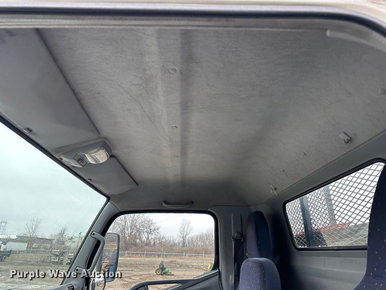 image for item DR5070 2006 Mitsubishi FUSO  flatbed truck